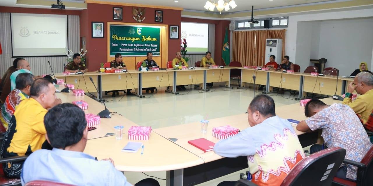 Bupati Buka Penerangan Hukum